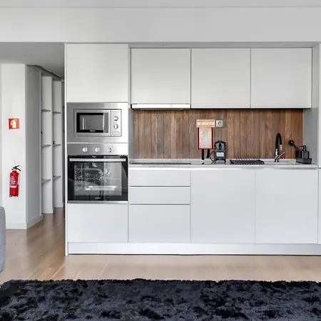 Luminous & Modern Apartment In Monte Estoril Apartment *